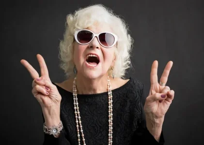 Ce sunt „petrecerile bunicilor” și de ce nu sunt bine primite de tinerii părinți