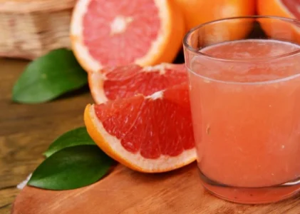 Nutriționiștii au numit 8 alimente care au mult mai multă vitamina C decât un grapefruit