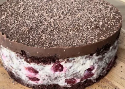 Tort „Drunken cherry” fără costuri suplimentare: rețetă de casă bugetară